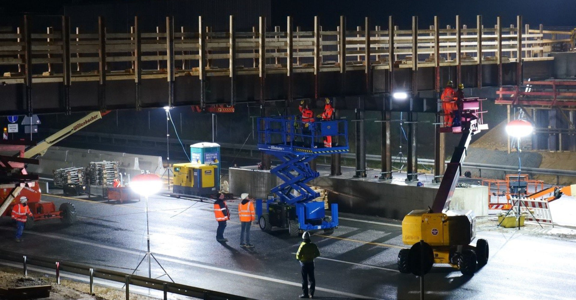 Neubau der B 8-Brücke an der Anschlussstelle Rosenhof -Foto: Autobahn Südbayern / Felix Bonn Neubau der B 8-Brücke an der Anschlussstelle Rosenhof -Foto: Autobahn Südbayern / Felix Bonn