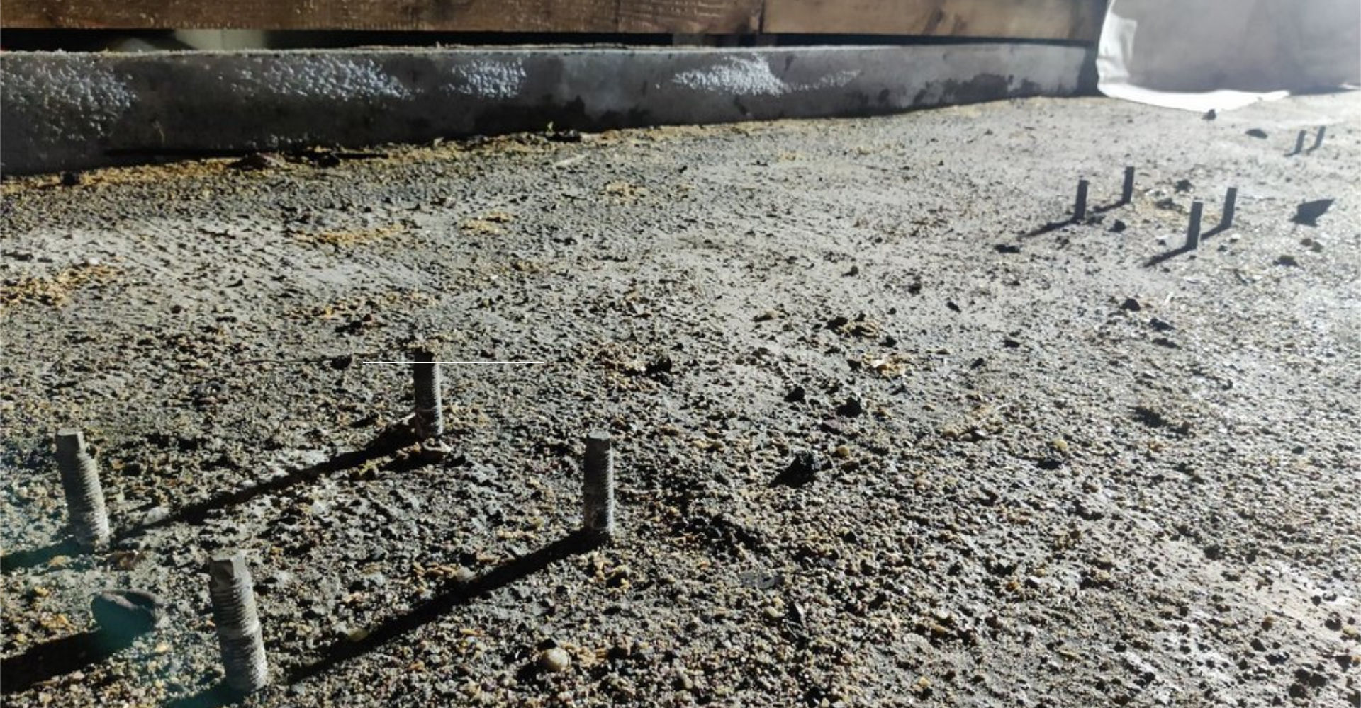 Darauf standen einmal die Leitplanken. Foto: Alexandra Wissinger