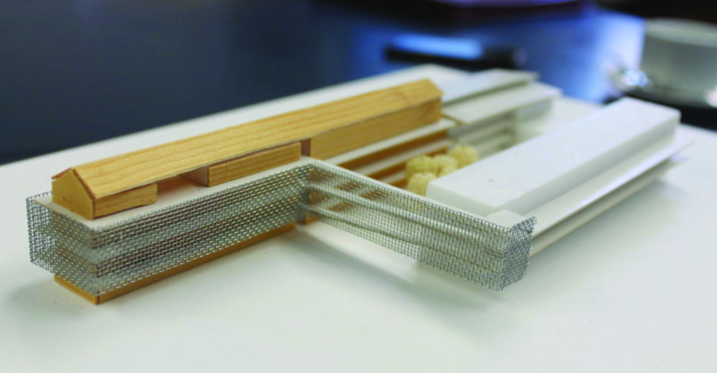 Der Gründerzentrum-Anbau (holzfarben) im Modell. Foto: Monika Schneider-Stranninger